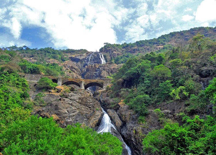 Водопад Дудхсагар, Индия