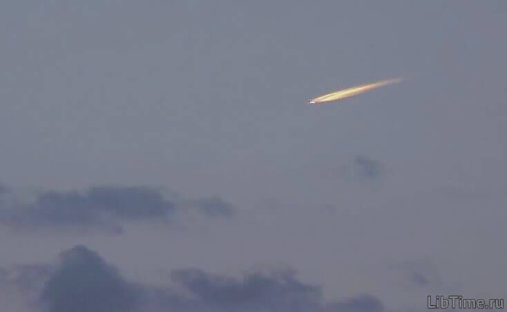 Скорость метеорита составляет многие десятки километров в секунду